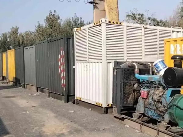 加乐镇200KW柴油发电机机组每小时油耗是多少?